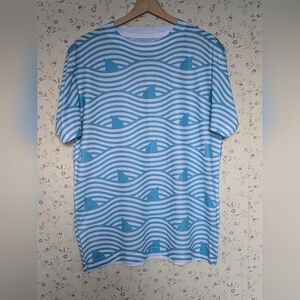 💙 Threadless M T-shirt Wave Pattern shark week beach ocean surfer